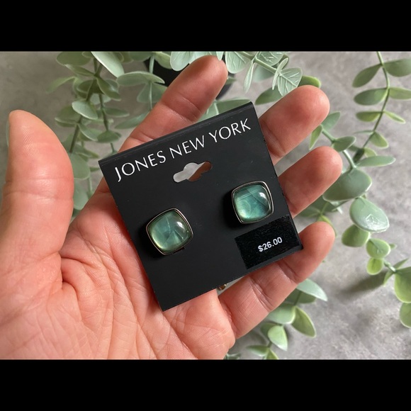 Beautiful Jones New York 🤩 earrings - Picture 1 of 6